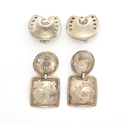Lot 1787 - Pair of Silver Pendant-Earrings and Pair of Silver Earclips, Linda Lee Johnson