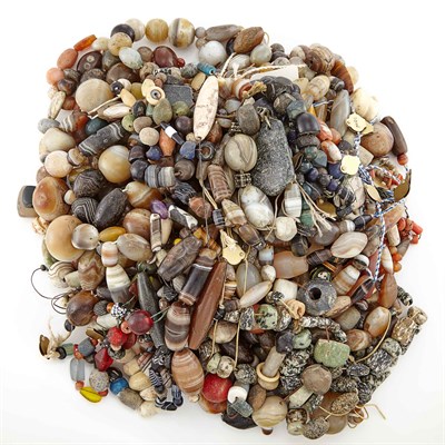 Lot 1826 - Group of Agate and Hardstone Bead Necklaces