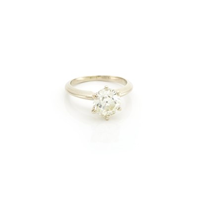 Lot 1212 - White Gold and Diamond Ring
