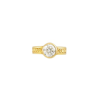 Lot 53 - Gold and Diamond Ring