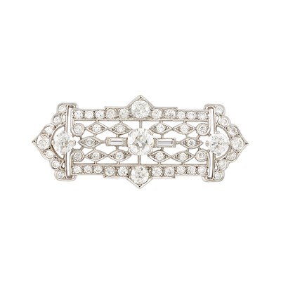 Lot 563 - Platinum and Diamond Brooch