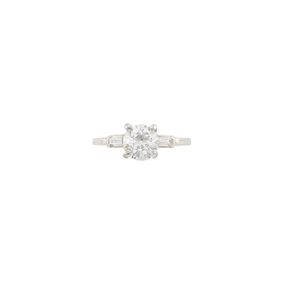 Lot 142 - Platinum and Diamond Ring