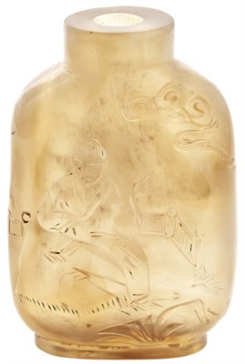 Lot 627 - Chinese Agate Snuff Bottle The rounded...