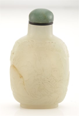 Lot 246 - Chinese White Jade Snuff bottle Qing Dynasty...