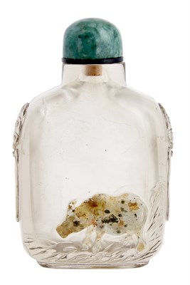 Lot 107 - Chinese Agate Snuff Bottle The rounded...