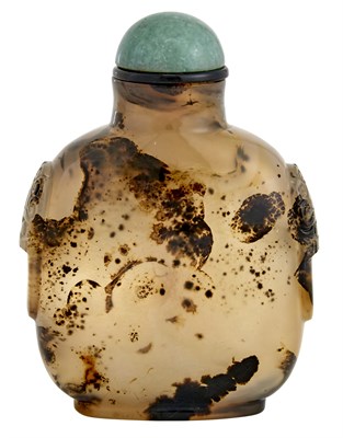 Lot 106 - Chinese Agate Snuff Bottle The rounded...