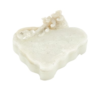 Lot 128 - Chinese White Jade Covered Box The triangular...