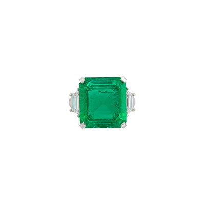 Lot 344 - Platinum, Emerald and Diamond Ring, Harry Winston