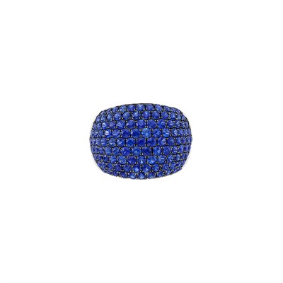 Lot 551 - Wide White Gold and Sapphire Ring