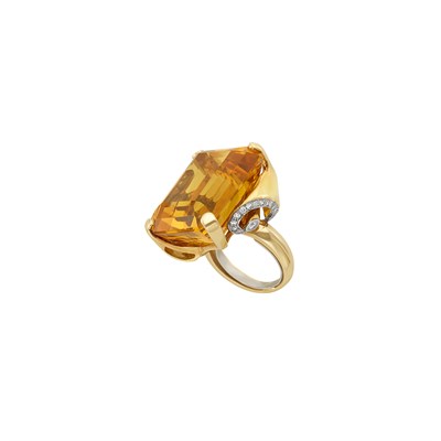Lot 391 - Gold, Citrine and Diamond Ring