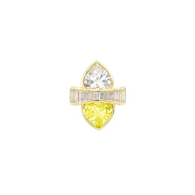Lot 31 - Gold, Fancy Brownish Greenish Yellow Diamond and Diamond 'Toi et Moi' Ring