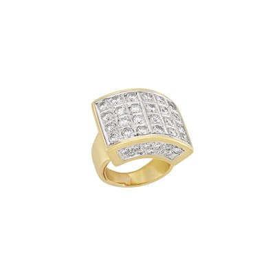 Lot 409 - Two-Color Gold and Diamond Ring