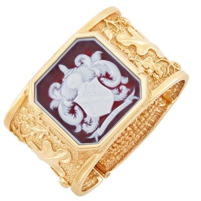 Lot 629 - Gold and Agate Cameo Cuff Bangle Bracelet