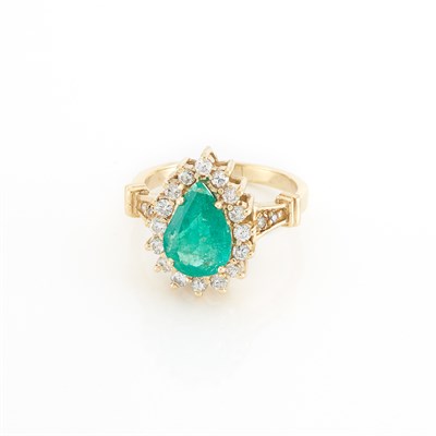 Lot 1921 - Gold, Emerald and Diamond Ring