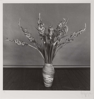 Lot 103 - MAPPLETHORPE, ROBERT (1946-1989) Gladioli,...