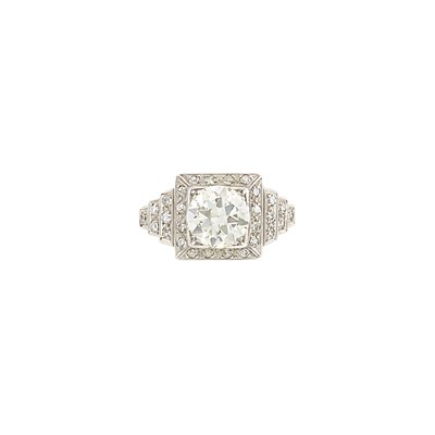 Lot 125 - Platinum and Diamond Ring