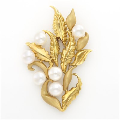 Lot 1519 - Gold and Freshwater Pearl Leaf Clip-Brooch