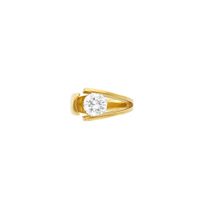Lot 344 - Gold and Diamond Ring