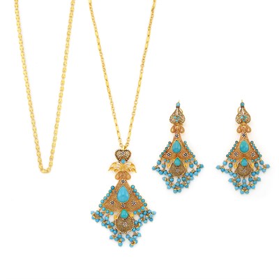 Lot 1432 - Pair of High Karat Gold, Turquoise and Dyed Magnesite Bead Fringe Pendant-Earrings and Pendant with Two Gold Chains