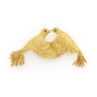 Lot 1489 - Gold Love Bird Brooch