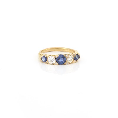 Lot 1992 - Antique Gold, Sapphire and Diamond Ring