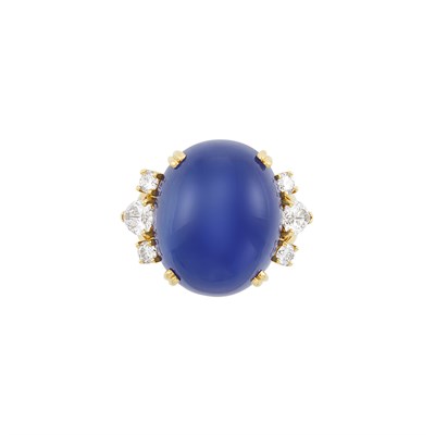 Lot 687 - Gold, Star Sapphire and Diamond Ring