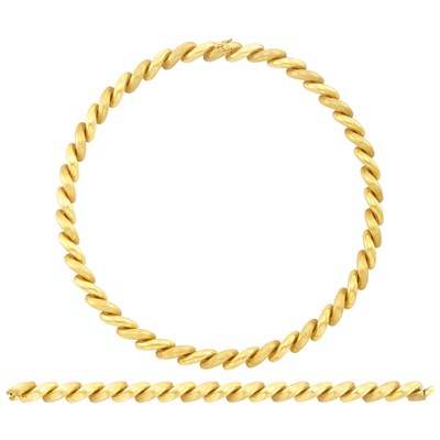 Lot 353 - Gold Necklace and Bracelet