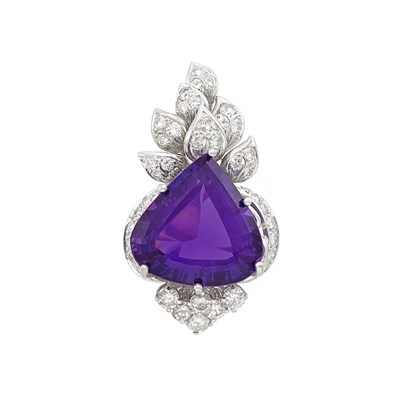 Lot 412 - White Gold, Amethyst and Diamond Ring