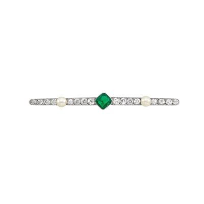 Lot 119 - Platinum, Emerald, Diamond and Button Pearl Bar Pin