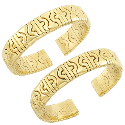 Lot 271 - Pair of Gold Bracelets