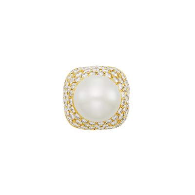 Lot 162 - Gold, South Sea Cultured Pearl and Diamond Ring