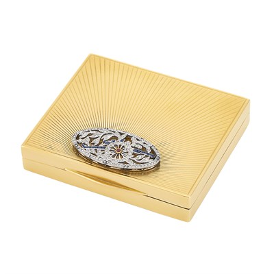 Lot 567 - Gold, Platinum, Diamond, Sapphire and Ruby Compact