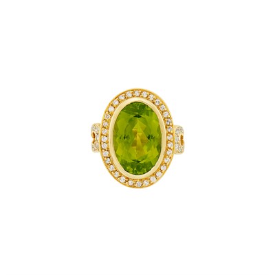 Lot 514 - Gold, Peridot and Diamond Ring