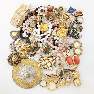 Lot 2133 - Group of Costume and Bead Jewelry
