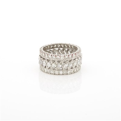 Lot 1187 - Platinum and Diamond Band Ring