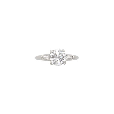 Lot 805 - Platinum and Diamond Ring