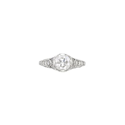 Lot 175 - Platinum and Diamond Ring