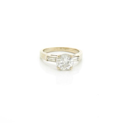 Lot 1294 - White Gold and Diamond Ring