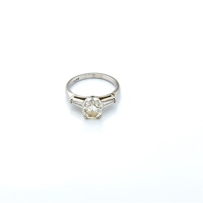 Lot 1282 - Platinum and Diamond Ring