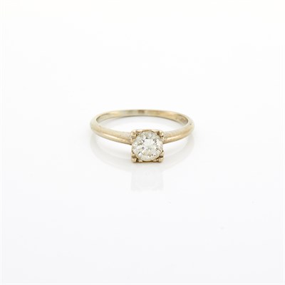 Lot 1395 - Platinum and Diamond Ring