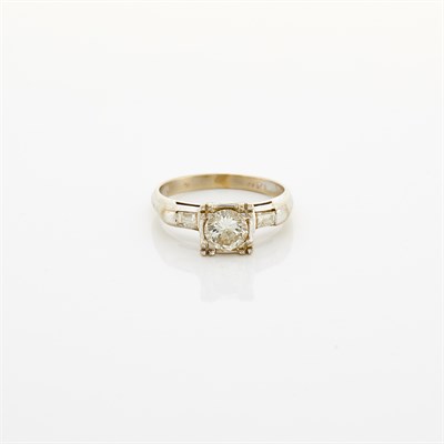 Lot 1390 - White Gold and Diamond Ring