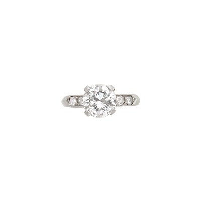 Lot 787 - Platinum and Diamond Ring