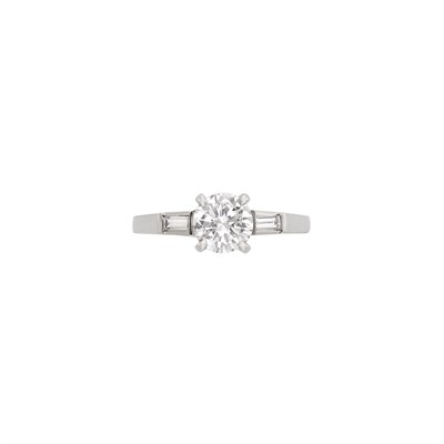 Lot 724 - White Gold and Diamond Ring