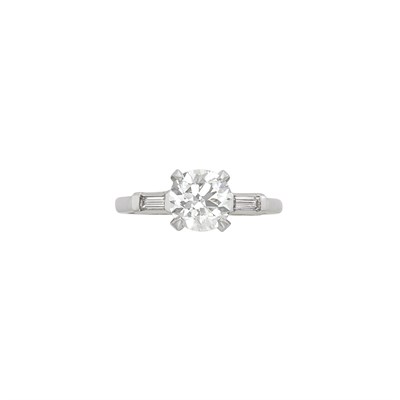 Lot 523 - Platinum and Diamond Ring