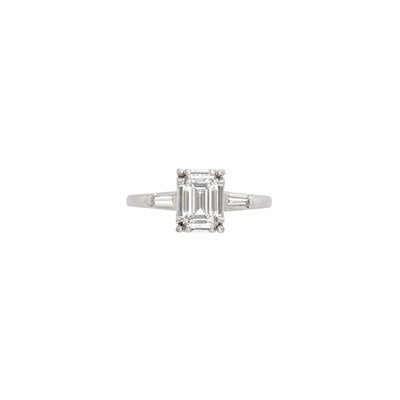 Lot 786 - Platinum and Diamond Ring