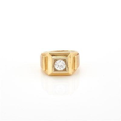 Lot 1304 - Gentleman's Gold and Diamond Ring, Spritzer & Fuhrmann