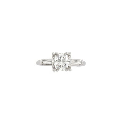 Lot 733 - Platinum and Diamond Ring