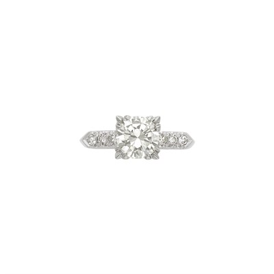 Lot 778 - Platinum and Diamond Ring
