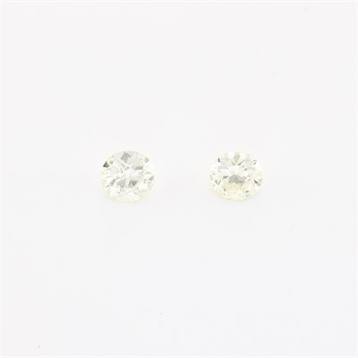 Lot 1672 - Two Unmounted Diamonds