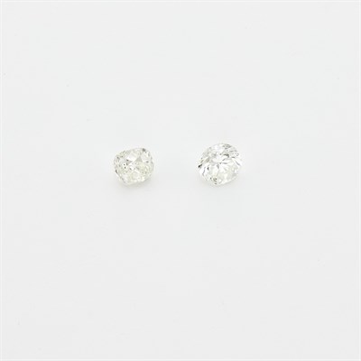 Lot 1671 - Two Unmounted Diamonds